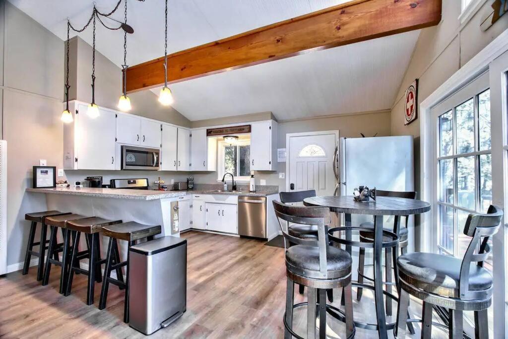 Chalet Monterey W/Hot Tub - Big Decks/Bbq Villa Big Bear Lake Exterior photo