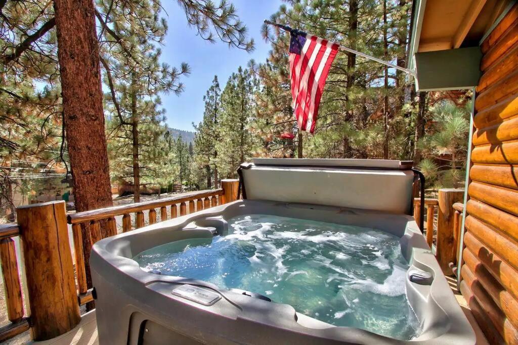 Chalet Monterey W/Hot Tub - Big Decks/Bbq Villa Big Bear Lake Exterior photo