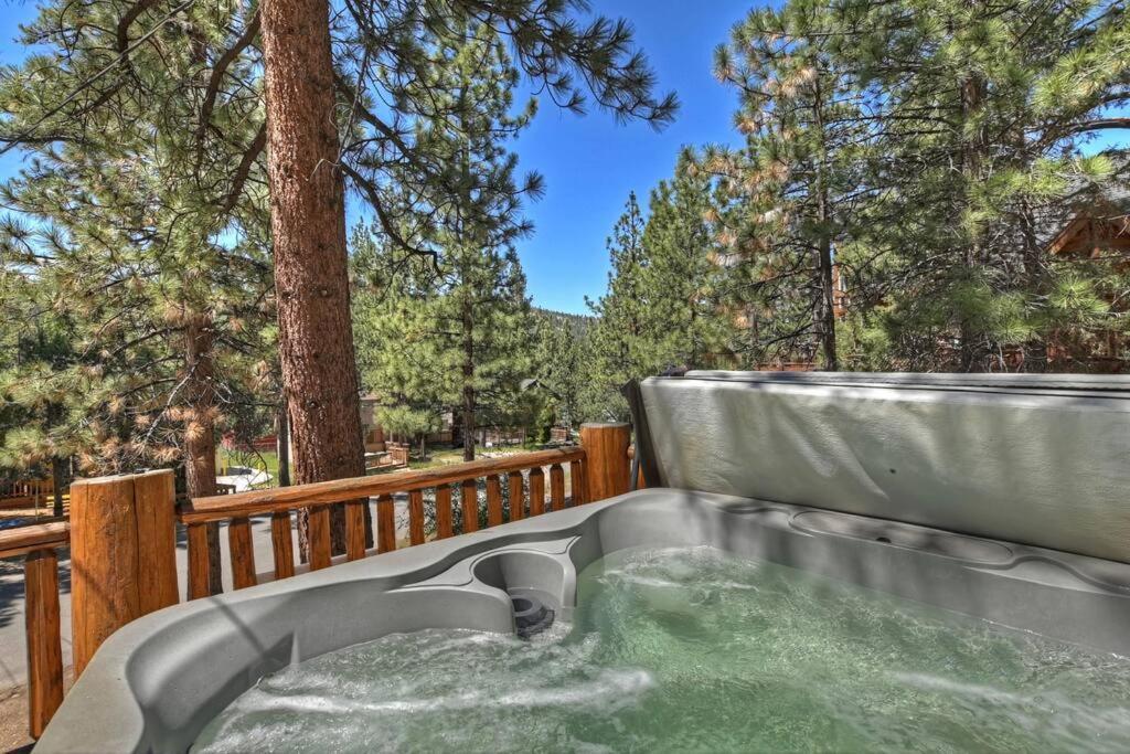 Chalet Monterey W/Hot Tub - Big Decks/Bbq Villa Big Bear Lake Exterior photo